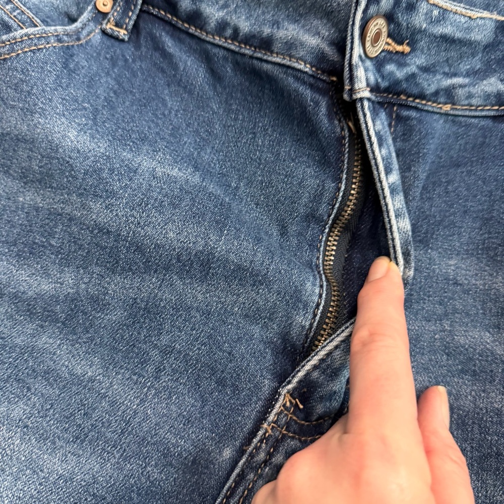 Kancan Jeans Estilo Patchwork Flare Back Raw Hems… - image 4